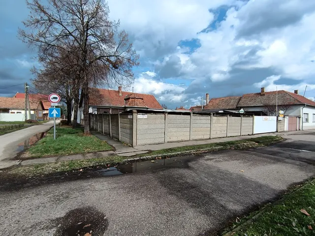 Eladó telek Jászberény 1048 nm