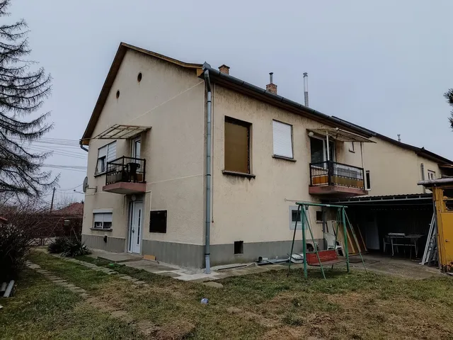 Kiadó ház Gyöngyöshalász 180 nm