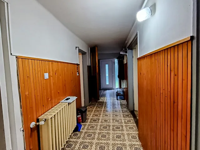 Kiadó ház Gyöngyöshalász 180 nm