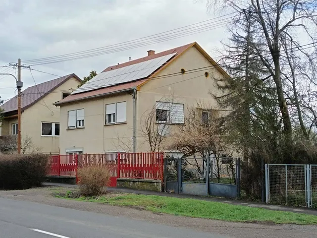 Kiadó ház Gyöngyöshalász 180 nm