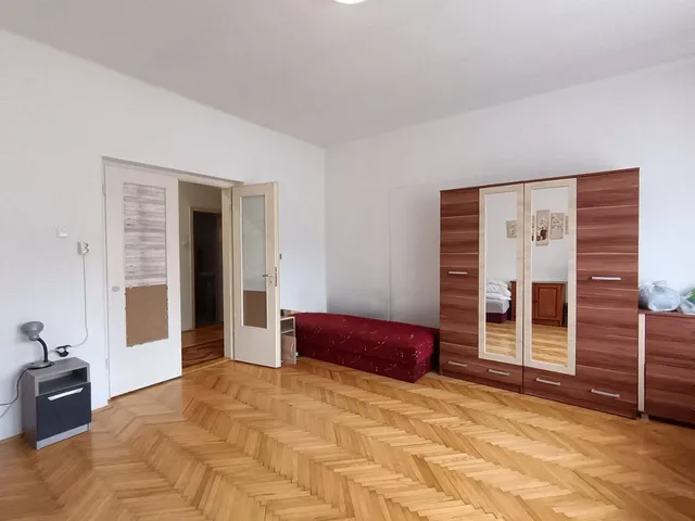 Kiadó ház Abasár 220 nm