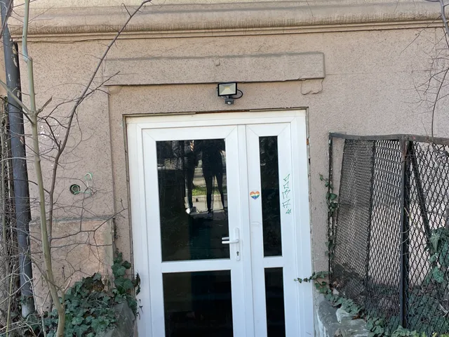 Kiadó kereskedelmi és ipari ingatlan Budapest XII. kerület, Széll Kálmán tér 13. 62 nm