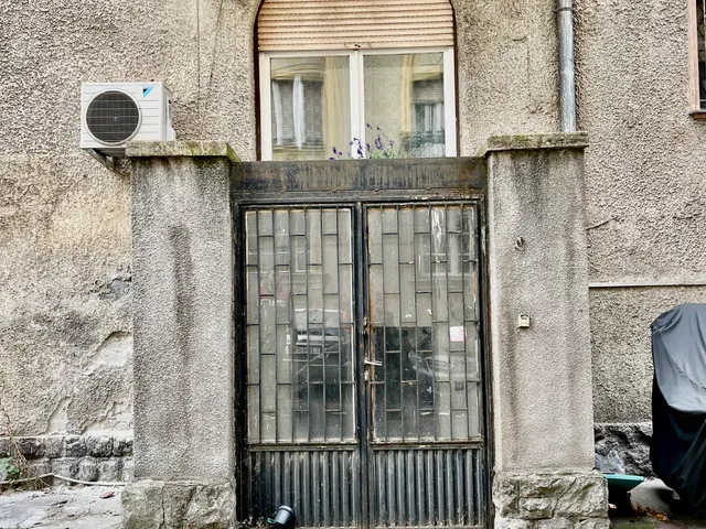 Kiadó kereskedelmi és ipari ingatlan Budapest XII. kerület, Városmajor utca 33. 118 nm