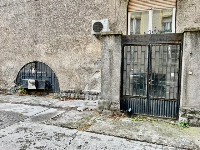 Kiadó kereskedelmi és ipari ingatlan Budapest XII. kerület, Városmajor utca 33. 118 nm