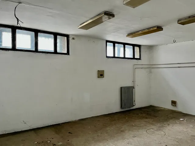Kiadó kereskedelmi és ipari ingatlan Budapest XII. kerület 118 nm