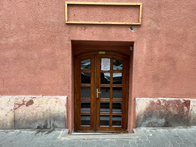 Kiadó kereskedelmi és ipari ingatlan Budapest XII. kerület, Márvány utca 25. 74 nm