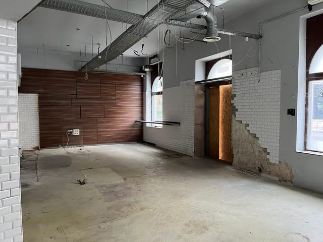 Kiadó kereskedelmi és ipari ingatlan Budapest XII. kerület, Maros utca 31. 198 nm