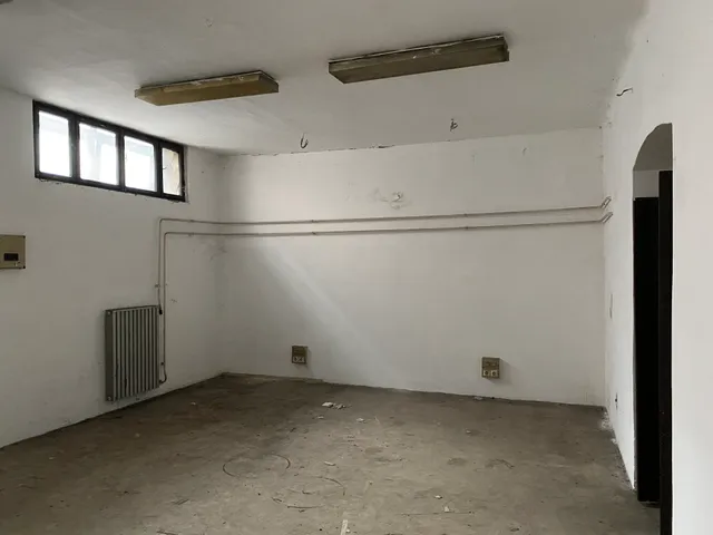 Kiadó kereskedelmi és ipari ingatlan Budapest XII. kerület, Városmajor utca 33. 118 nm