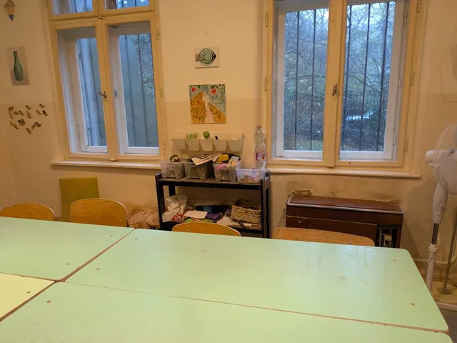 Kiadó kereskedelmi és ipari ingatlan Budapest XII. kerület, Meredek utca 1. 65 nm
