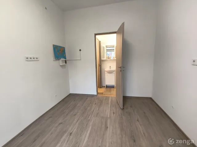 Eladó kereskedelmi és ipari ingatlan Marcali 15 nm