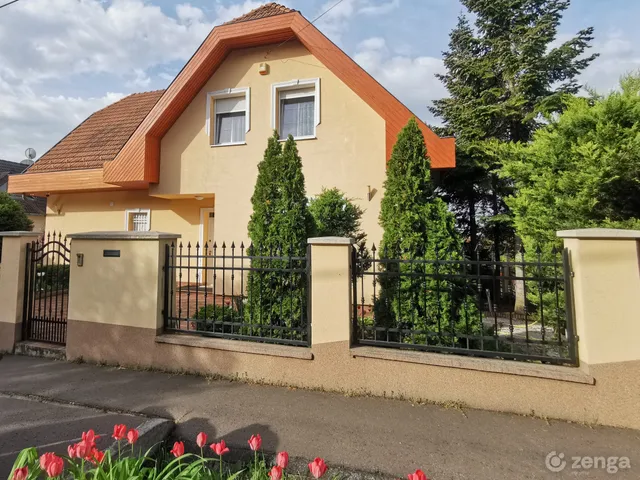 Eladó ház Budapest XVI. kerület 350 nm