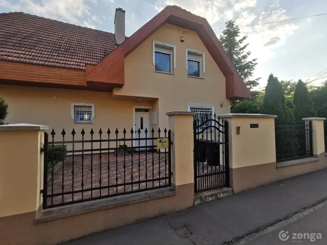 Eladó ház Budapest XVI. kerület 350 nm