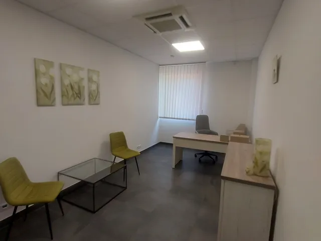 Kiadó kereskedelmi és ipari ingatlan Pilisjászfalu 18 nm