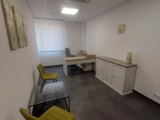 Kiadó kereskedelmi és ipari ingatlan Pilisjászfalu 18 nm