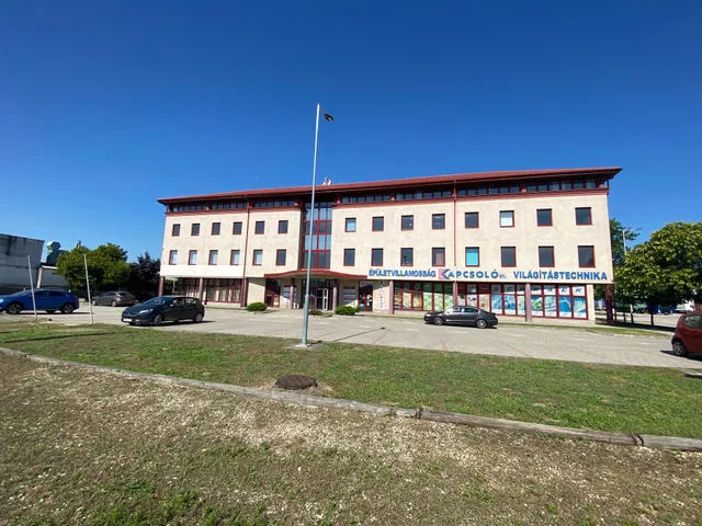 Kiadó kereskedelmi és ipari ingatlan Budapest XXI. kerület, Csepel Rózsadomb 21 nm