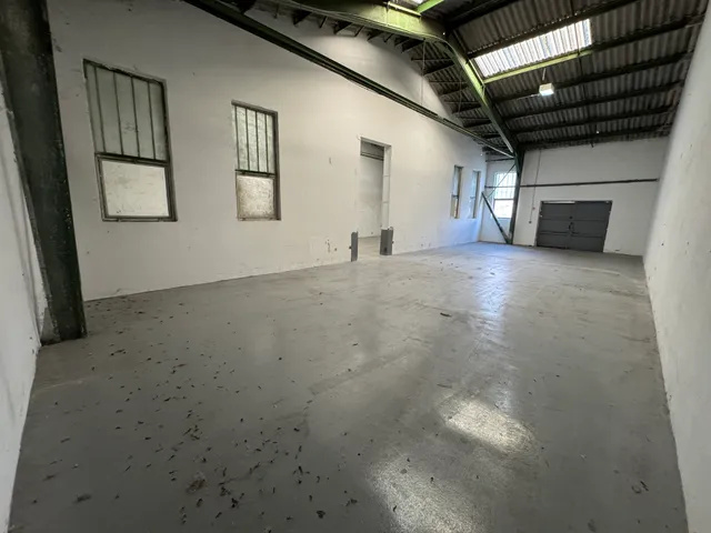 Kiadó kereskedelmi és ipari ingatlan Leányvár 247 nm