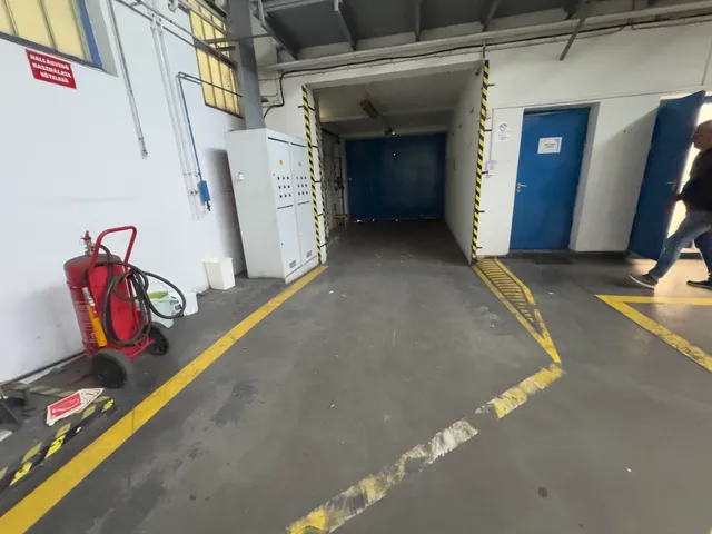 Kiadó kereskedelmi és ipari ingatlan Esztergom 4351 nm