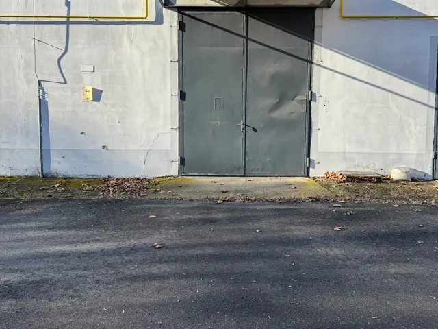 Kiadó kereskedelmi és ipari ingatlan Esztergom 220 nm