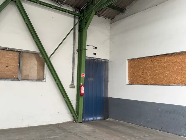 Kiadó kereskedelmi és ipari ingatlan Esztergom 1000 nm