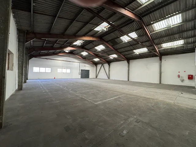 Kiadó kereskedelmi és ipari ingatlan Esztergom 455 nm