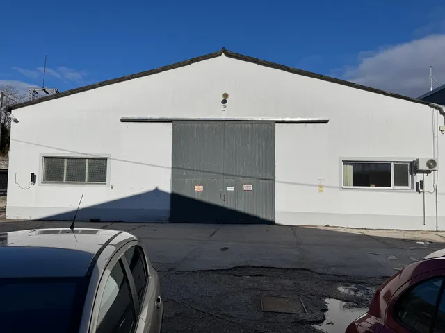 Kiadó kereskedelmi és ipari ingatlan Nyergesújfalu 1000 nm