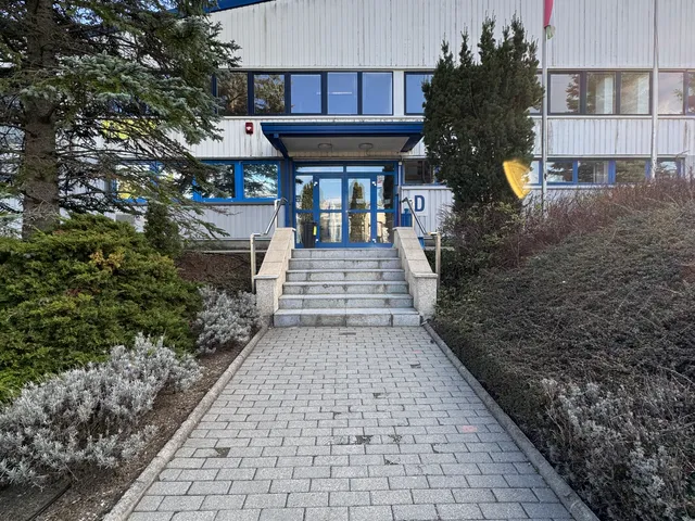 Kiadó kereskedelmi és ipari ingatlan Solymár 2825 nm