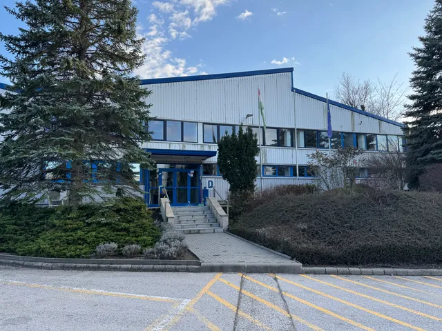 Kiadó kereskedelmi és ipari ingatlan Solymár 2825 nm