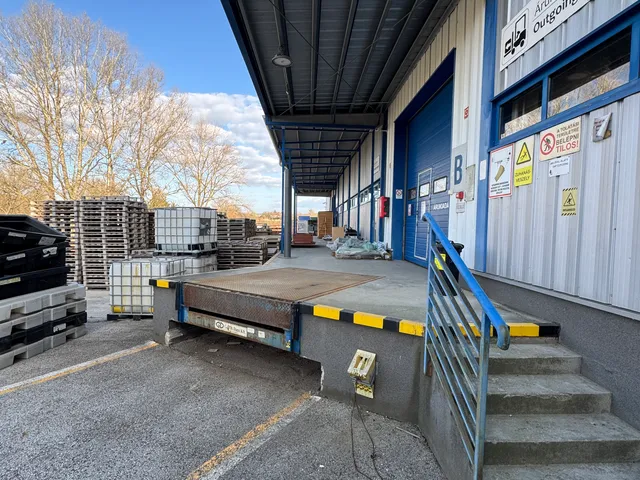 Kiadó kereskedelmi és ipari ingatlan Zsámbék 2350 nm