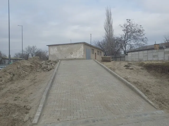 Kiadó kereskedelmi és ipari ingatlan Halásztelek 132 nm