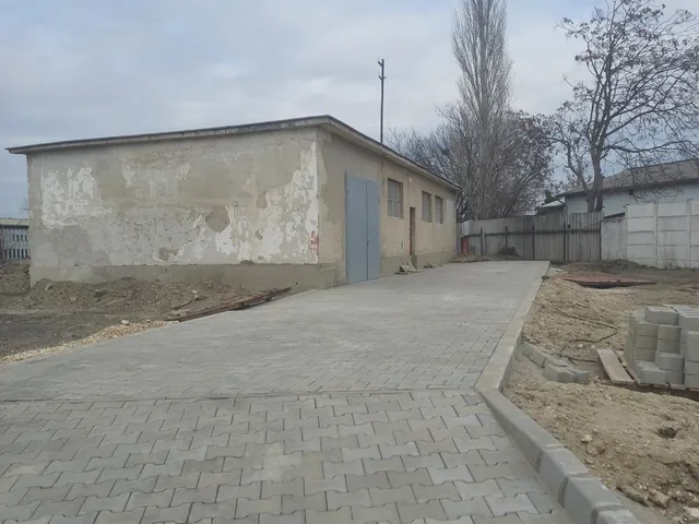 Kiadó kereskedelmi és ipari ingatlan Halásztelek 132 nm