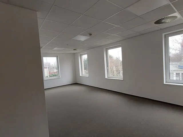 Kiadó kereskedelmi és ipari ingatlan Budapest XXI. kerület, Csepel Rózsadomb 37 nm