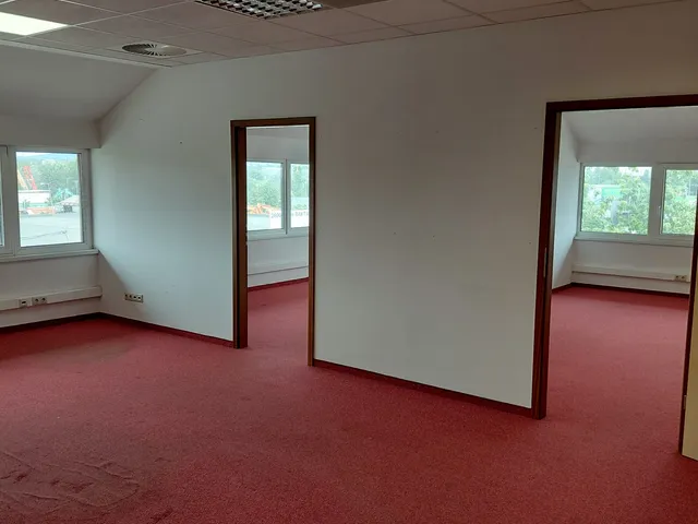 Kiadó kereskedelmi és ipari ingatlan Budapest XXI. kerület, Csepel Rózsadomb 130 nm