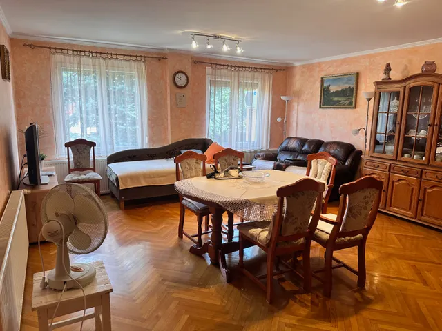 Eladó ház Tatabánya, Turuloldal 170 nm