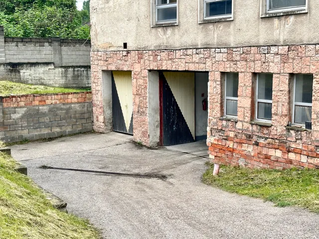 Kiadó kereskedelmi és ipari ingatlan Tatabánya, Óváros 280 nm