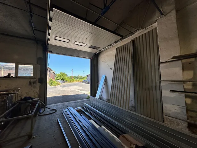 Kiadó kereskedelmi és ipari ingatlan Tatabánya, Erőmű lakótelep 150 nm