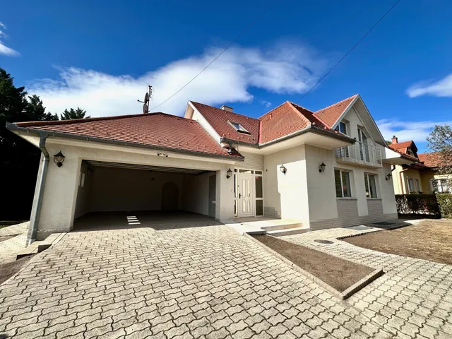 Eladó ház Budaörs, Kőhegy 427 nm