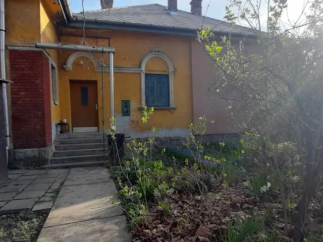 Eladó ház Tatabánya, Erőmű lakótelep 63 nm