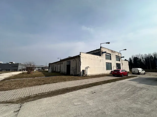 Kiadó kereskedelmi és ipari ingatlan Oroszlány, Borbálatelep 600 nm