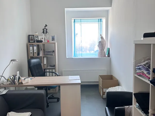 Kiadó kereskedelmi és ipari ingatlan Tata, Kertváros 360 nm