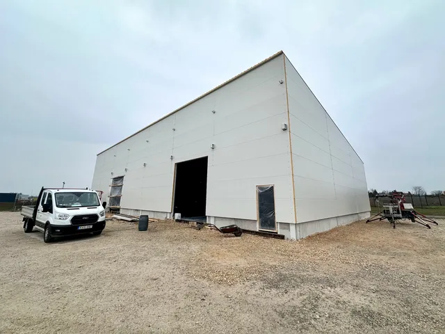 Kiadó kereskedelmi és ipari ingatlan Tata, Ipari park 650 nm