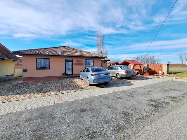 Eladó ház Kaposújlak 135 nm