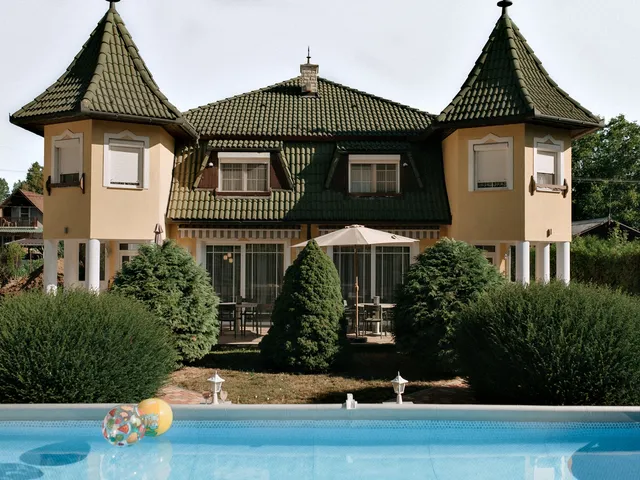 Eladó ház Dombóvár, Gunarasfürdő 330 nm