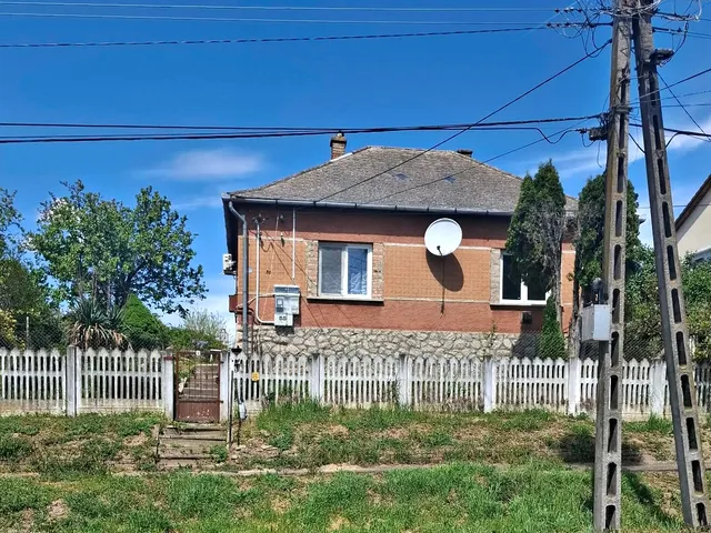 Eladó ház Csoma 98 nm