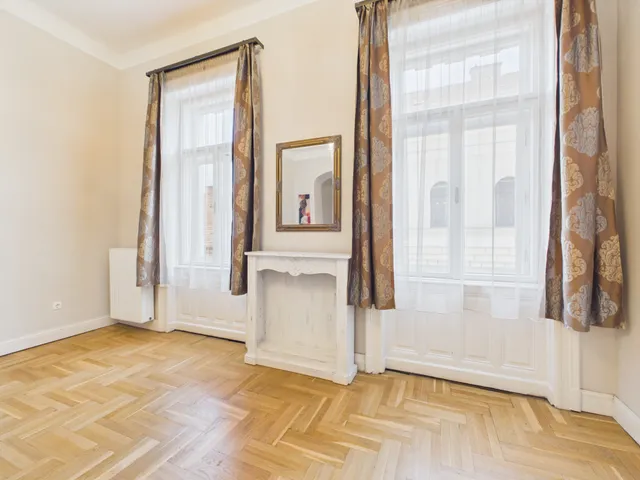 Eladó lakás Budapest VI. kerület 65 nm