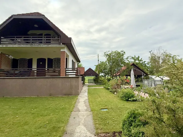 Eladó ház Áporka 121 nm