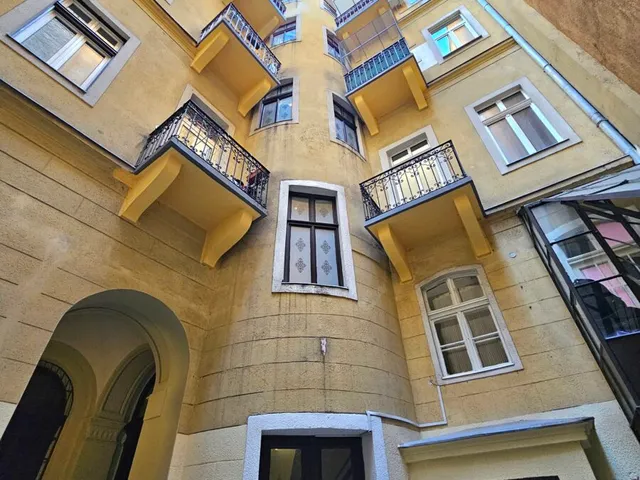 Eladó lakás Budapest VI. kerület 87 nm
