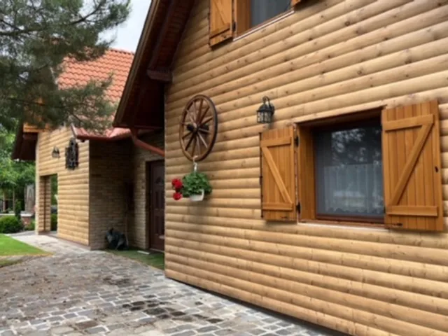 Eladó ház Balaton község 8800 nm