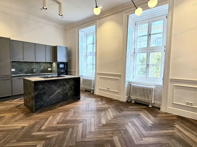 Eladó lakás Budapest V. kerület 90 nm