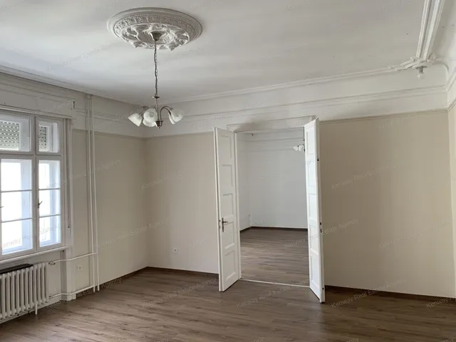 Eladó lakás Budapest V. kerület 126 nm