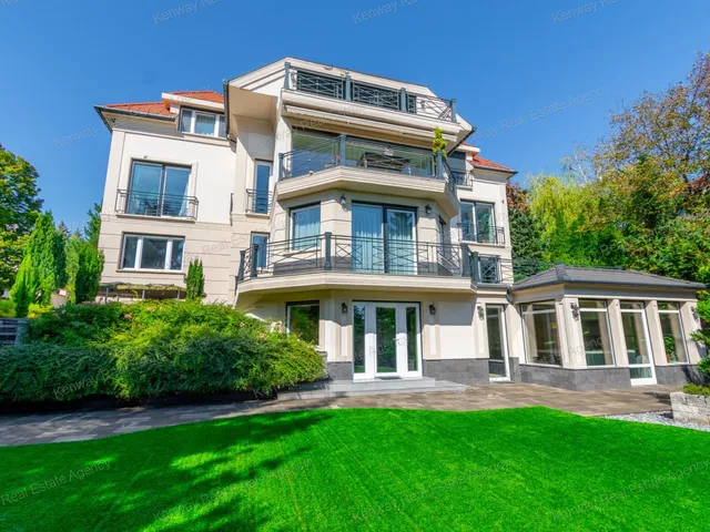 Eladó ház Budapest II. kerület 550 nm